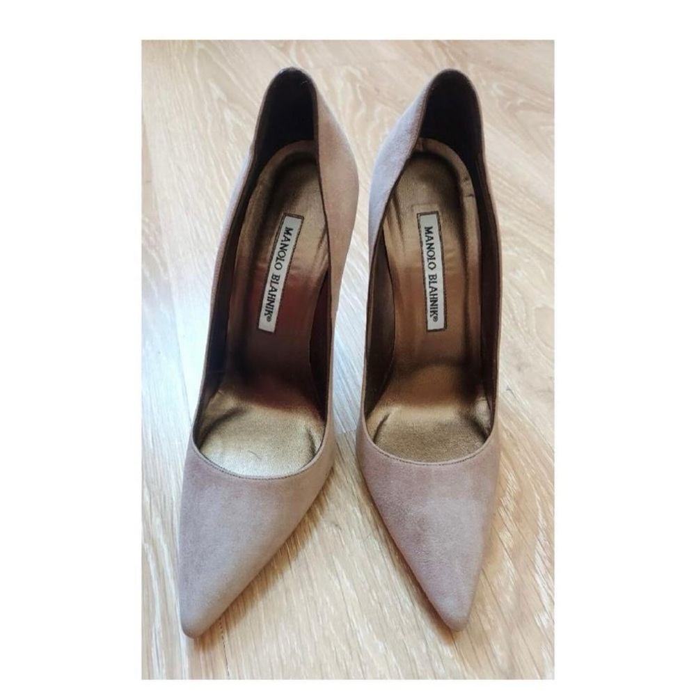 Manolo Blahnik BB Beige Suede pumps